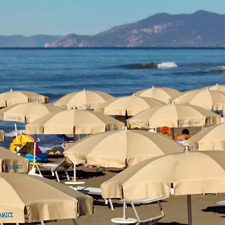 Prázdninový areál Gitavillage Club Degli Amici *